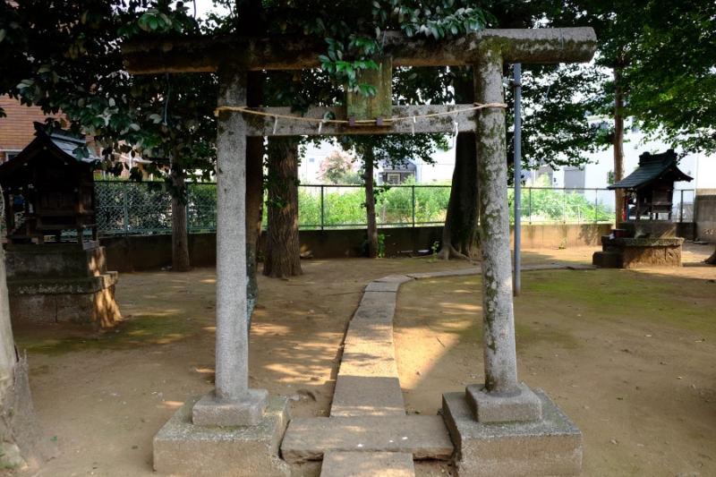 厳島神社、三峰神社