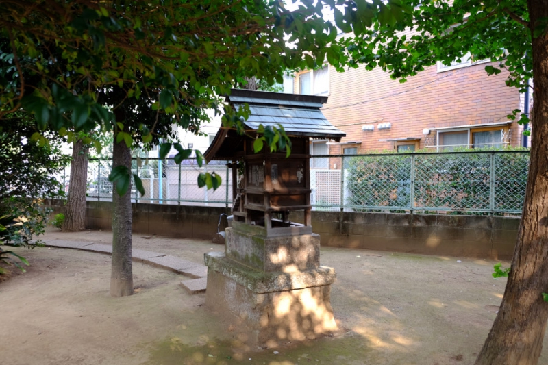 厳島神社、三峰神社